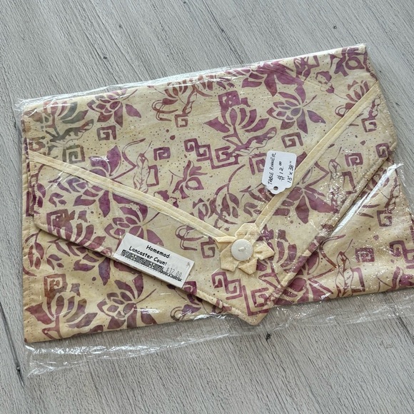 HOMEMADE LANCASTER COUNTY PA Ivory Red Floral Embellished Table Runner 13” X 38” - Picture 1 of 5